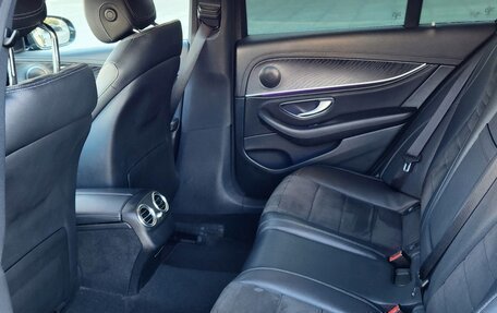 Mercedes-Benz E-Класс, 2019 год, 3 000 000 рублей, 12 фотография