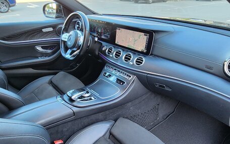 Mercedes-Benz E-Класс, 2019 год, 3 000 000 рублей, 11 фотография