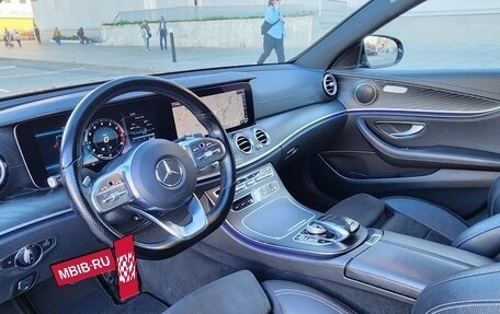Mercedes-Benz E-Класс, 2019 год, 3 000 000 рублей, 10 фотография