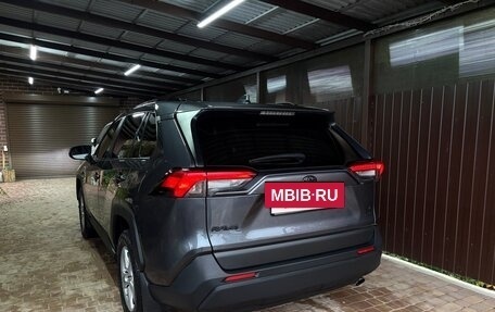 Toyota RAV4, 2019 год, 2 950 000 рублей, 2 фотография