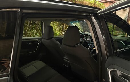 Toyota RAV4, 2019 год, 2 950 000 рублей, 15 фотография