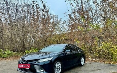 Toyota Camry, 2019 год, 2 580 000 рублей, 3 фотография