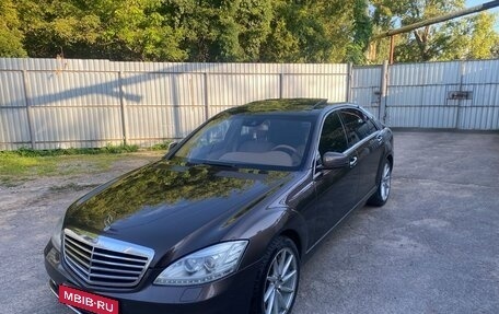 Mercedes-Benz S-Класс, 2010 год, 1 400 000 рублей, 1 фотография