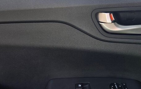 Hyundai Solaris II рестайлинг, 2017 год, 1 200 000 рублей, 6 фотография