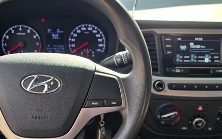 Hyundai Solaris II рестайлинг, 2017 год, 1 200 000 рублей, 10 фотография