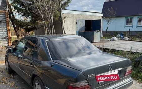 Mercedes-Benz E-Класс, 1992 год, 380 000 рублей, 3 фотография