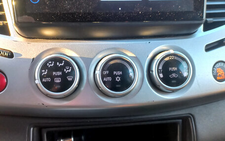 Mitsubishi L200 IV рестайлинг, 2014 год, 1 999 000 рублей, 9 фотография