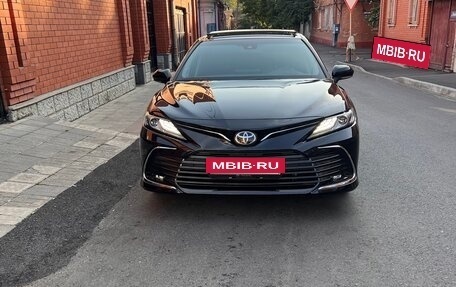 Toyota Camry, 2023 год, 3 700 000 рублей, 2 фотография