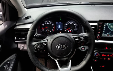 KIA Stonic, 2020 год, 1 600 000 рублей, 7 фотография