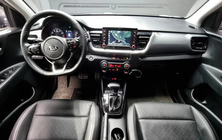 KIA Stonic, 2020 год, 1 600 000 рублей, 6 фотография