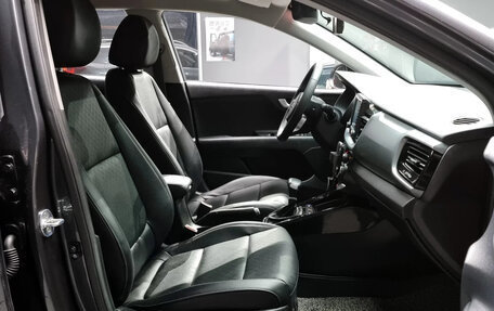 KIA Stonic, 2020 год, 1 600 000 рублей, 16 фотография