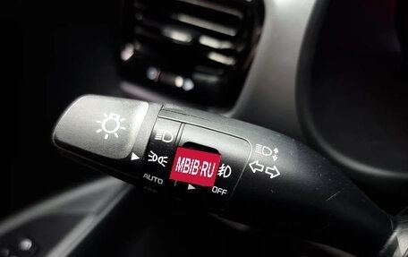 KIA Stonic, 2020 год, 1 600 000 рублей, 10 фотография