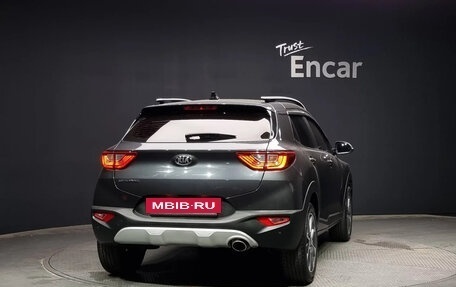 KIA Stonic, 2020 год, 1 600 000 рублей, 4 фотография