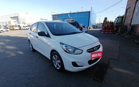 Hyundai Solaris II рестайлинг, 2013 год, 750 000 рублей, 3 фотография