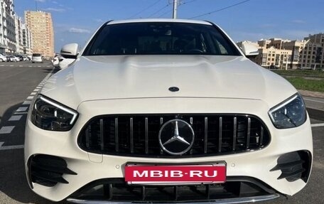 Mercedes-Benz E-Класс, 2020 год, 5 500 000 рублей, 3 фотография