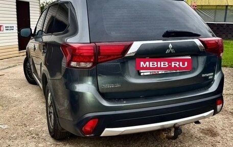 Mitsubishi Outlander III рестайлинг 3, 2017 год, 1 700 000 рублей, 3 фотография