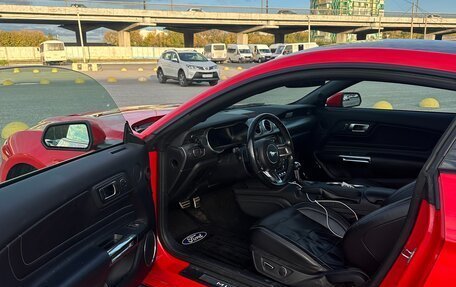 Ford Mustang VI рестайлинг, 2019 год, 2 850 000 рублей, 24 фотография