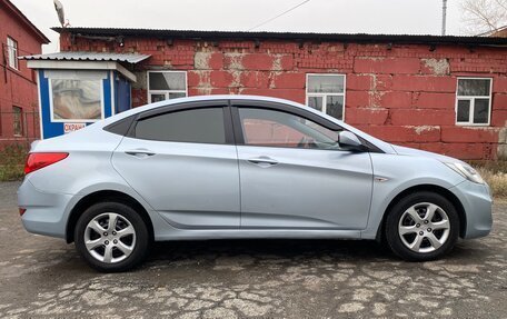 Hyundai Solaris II рестайлинг, 2011 год, 720 000 рублей, 3 фотография
