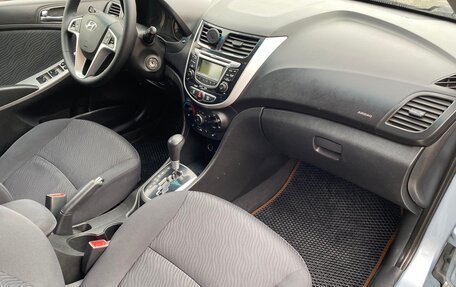 Hyundai Solaris II рестайлинг, 2011 год, 720 000 рублей, 8 фотография