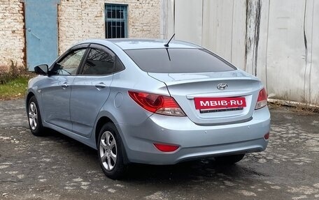 Hyundai Solaris II рестайлинг, 2011 год, 720 000 рублей, 5 фотография