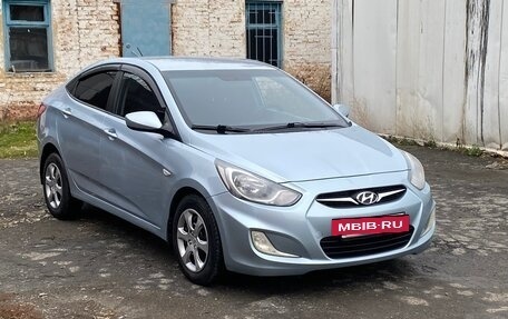 Hyundai Solaris II рестайлинг, 2011 год, 720 000 рублей, 2 фотография