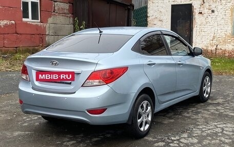 Hyundai Solaris II рестайлинг, 2011 год, 720 000 рублей, 4 фотография