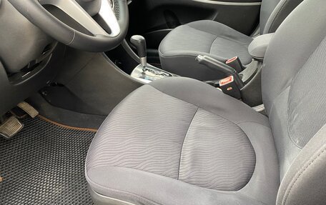 Hyundai Solaris II рестайлинг, 2011 год, 720 000 рублей, 12 фотография