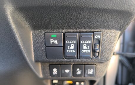 Honda Freed II, 2017 год, 1 597 000 рублей, 6 фотография