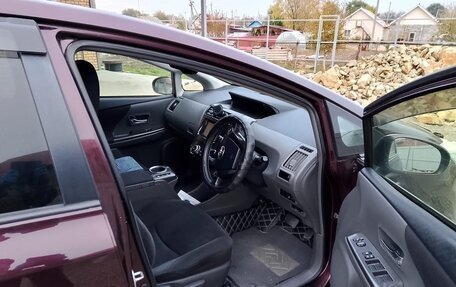 Toyota Prius Alpha I (ZVW40/41), 2013 год, 1 052 000 рублей, 18 фотография