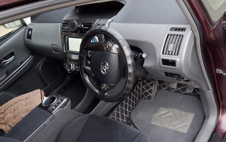 Toyota Prius Alpha I (ZVW40/41), 2013 год, 1 052 000 рублей, 22 фотография
