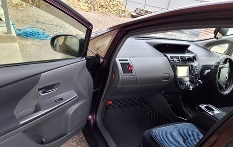 Toyota Prius Alpha I (ZVW40/41), 2013 год, 1 052 000 рублей, 21 фотография