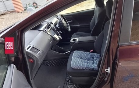 Toyota Prius Alpha I (ZVW40/41), 2013 год, 1 052 000 рублей, 29 фотография