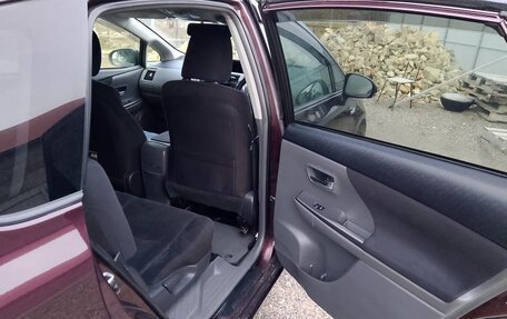 Toyota Prius Alpha I (ZVW40/41), 2013 год, 1 052 000 рублей, 38 фотография