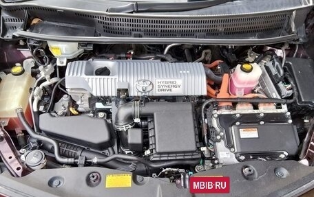 Toyota Prius Alpha I (ZVW40/41), 2013 год, 1 052 000 рублей, 32 фотография