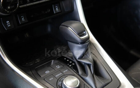 Toyota RAV4, 2025 год, 4 800 000 рублей, 8 фотография