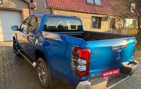 Mitsubishi L200 IV рестайлинг, 2020 год, 3 300 000 рублей, 4 фотография