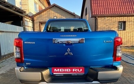 Mitsubishi L200 IV рестайлинг, 2020 год, 3 300 000 рублей, 8 фотография