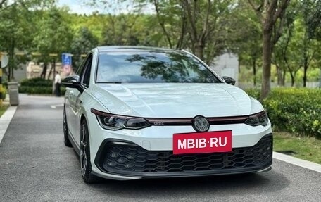 Volkswagen Golf GTI, 2022 год, 2 610 000 рублей, 2 фотография