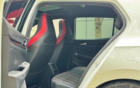 Volkswagen Golf GTI, 2022 год, 2 610 000 рублей, 11 фотография