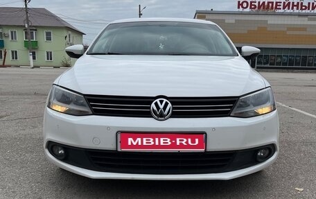 Volkswagen Jetta VI, 2013 год, 1 200 000 рублей, 1 фотография