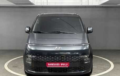 Hyundai Staria, 2022 год, 3 520 000 рублей, 2 фотография