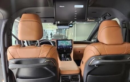 Toyota Alphard, 2024 год, 9 950 000 рублей, 8 фотография