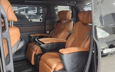 Toyota Alphard, 2024 год, 9 950 000 рублей, 9 фотография