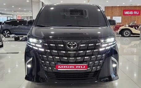 Toyota Alphard, 2024 год, 9 950 000 рублей, 3 фотография