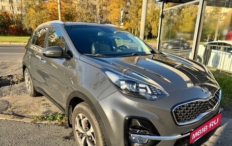 KIA Sportage IV рестайлинг, 2019 год, 2 400 000 рублей, 2 фотография