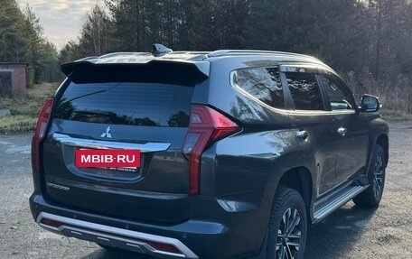 Mitsubishi Montero Sport, 2023 год, 4 990 000 рублей, 6 фотография