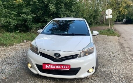 Toyota Vitz, 2013 год, 710 000 рублей, 6 фотография