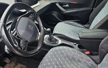 Peugeot 2008 II, 2021 год, 1 470 000 рублей, 6 фотография