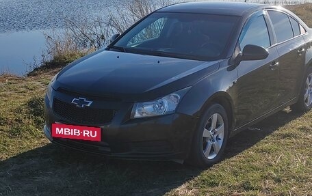Chevrolet Cruze II, 2011 год, 715 000 рублей, 3 фотография
