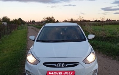Hyundai Solaris II рестайлинг, 2011 год, 640 000 рублей, 1 фотография
